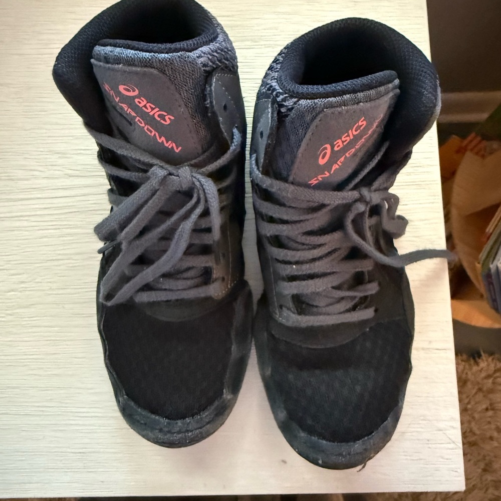 ASICS wrestling shoes kids